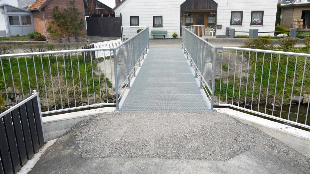 Die Brücke am Ückern wird erneuert